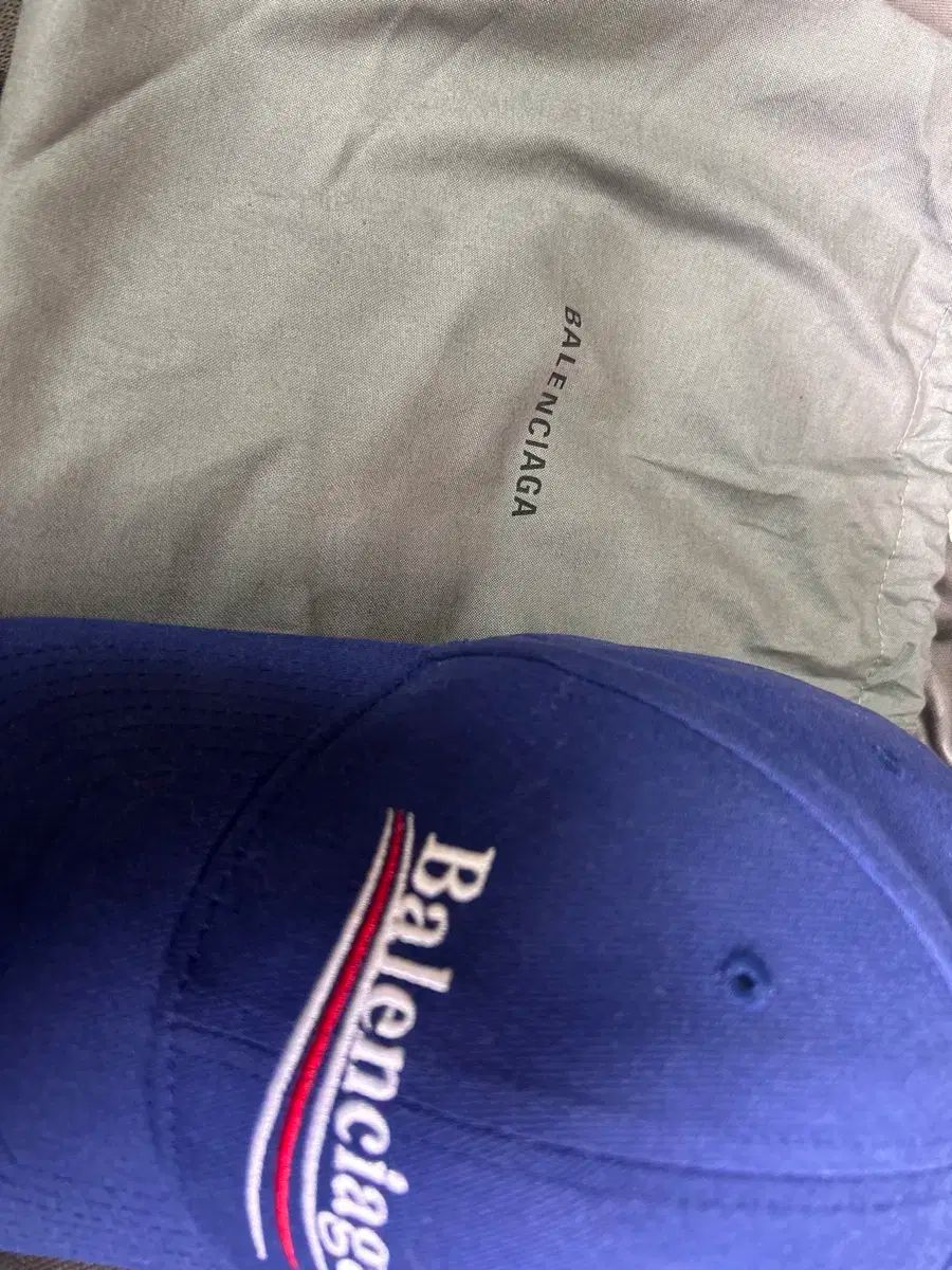 バレンシアガ ウェーブロゴ キャップ バレンシアガ ウェーブロゴ キャップ Balenciaga Wave Logo