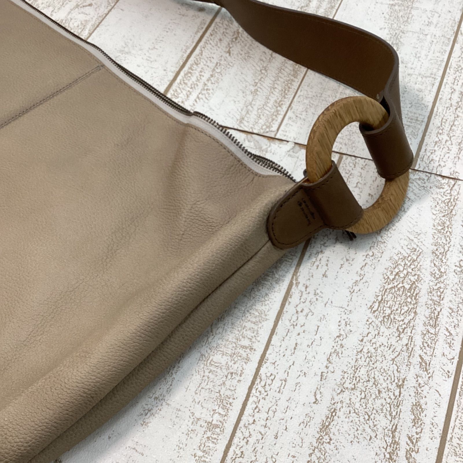 【未使用】YURUKU ショルダーバッグM TNA040M ショルダーバッグ Mサイズ – yuhaku online shop