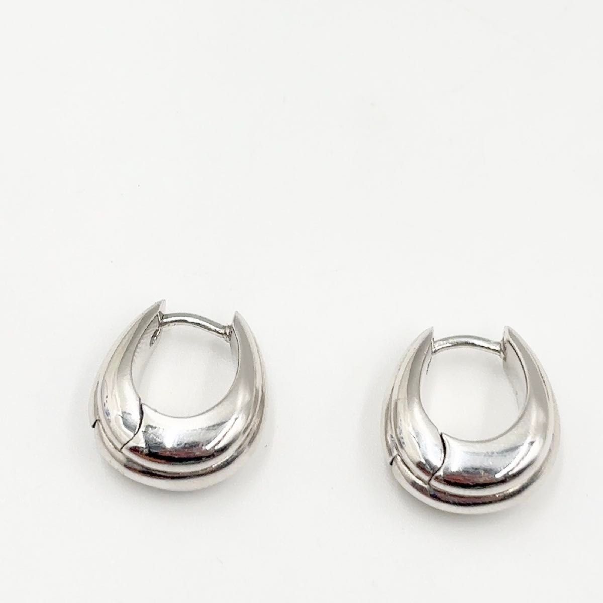 TOMWOOD】シルバー ラージ アイスフープピアス シルバー TOM WOOD