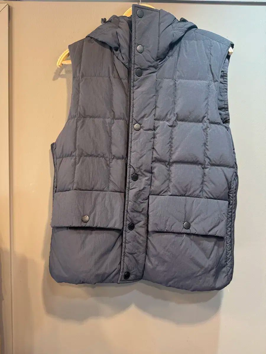 CP カンパニー ダウンジャケット ベスト
