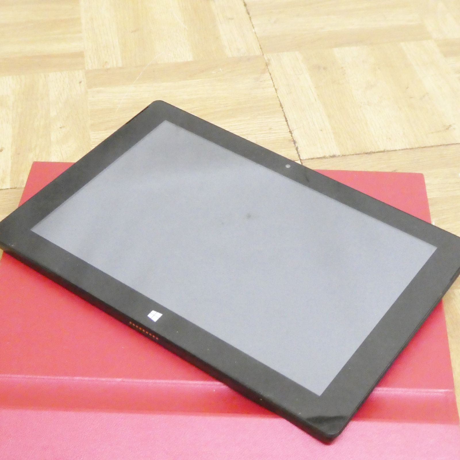 富士通 - 富士通　PCタブレット　arrows　Tab　QH30/W　レッド 富士通 アウトレット わけあり PC パソコン タブレット ARROWS