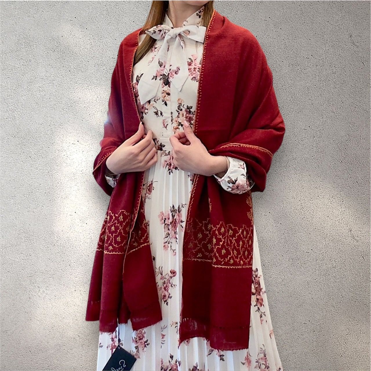 カシミヤショール ストール 大判 ワインレッド 花柄刺繍 パシュミナ シルク糸使用 ハンドメイド カシミール伝統工芸 インド刺繍 手刺繍 アジアンテイスト エレガントデザイン 秋 冬 春