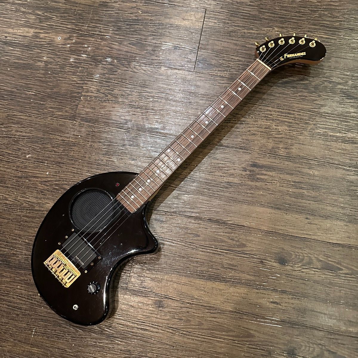 Fernandes ZO-3 Electric Guitar アンプ内蔵 エレキギター