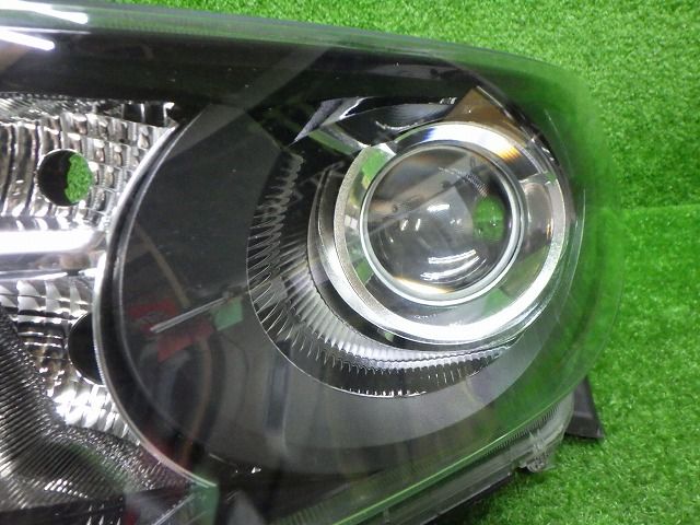ジャンク トヨタ KSP210 ヤリス 左ヘッドライト ハロゲン K0-1