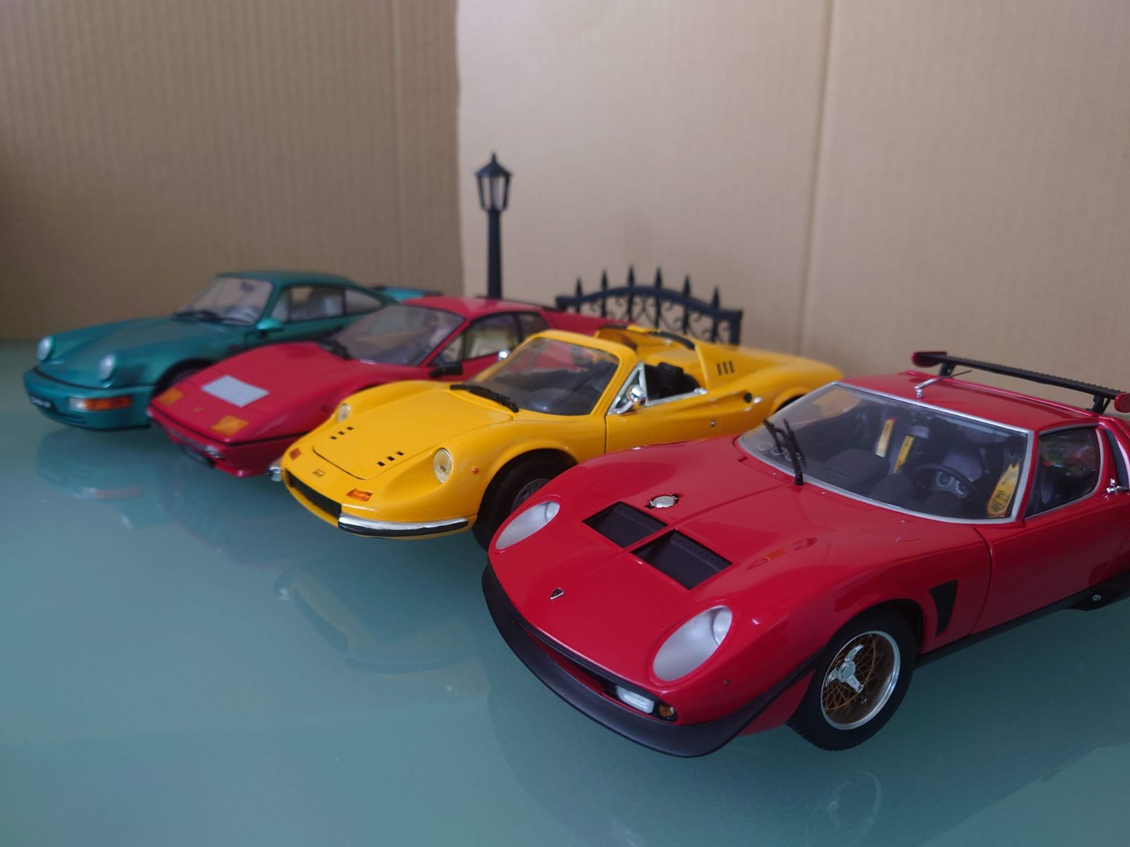 1/18 フェラーリ ディーノ246GTS Ferrari Dino イエロー Hot Wheels製