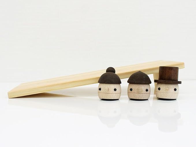 おもちゃのこまむぐ どんぐり親子セット（どんぐり坂大×1、どんぐりぱぱ×1、どんぐりまま×1、どんぐり茶×1）