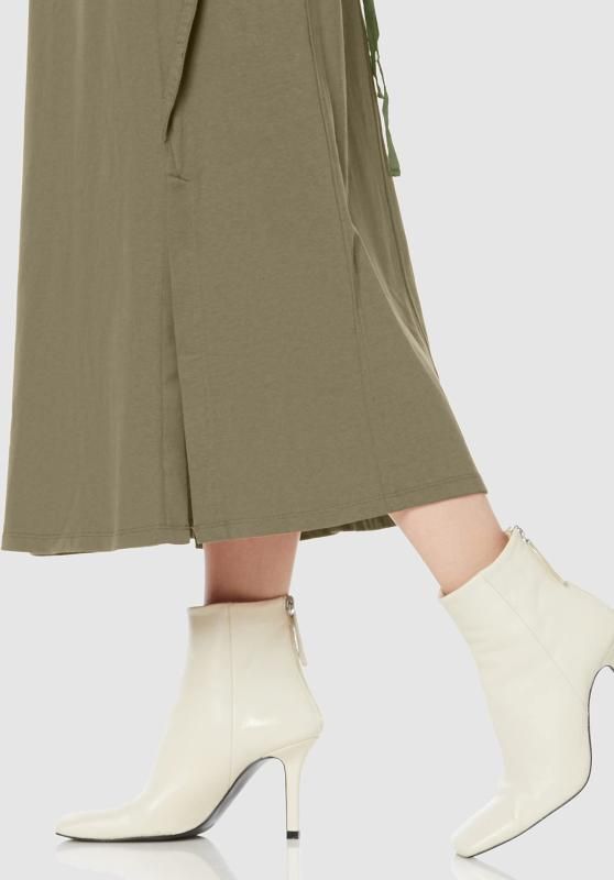 V-NECK DRESS