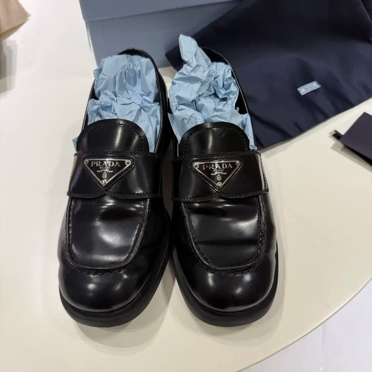 PRADA(プラダ) 三角ロゴ ローファー 37 サイズ プラダ“トライアングル