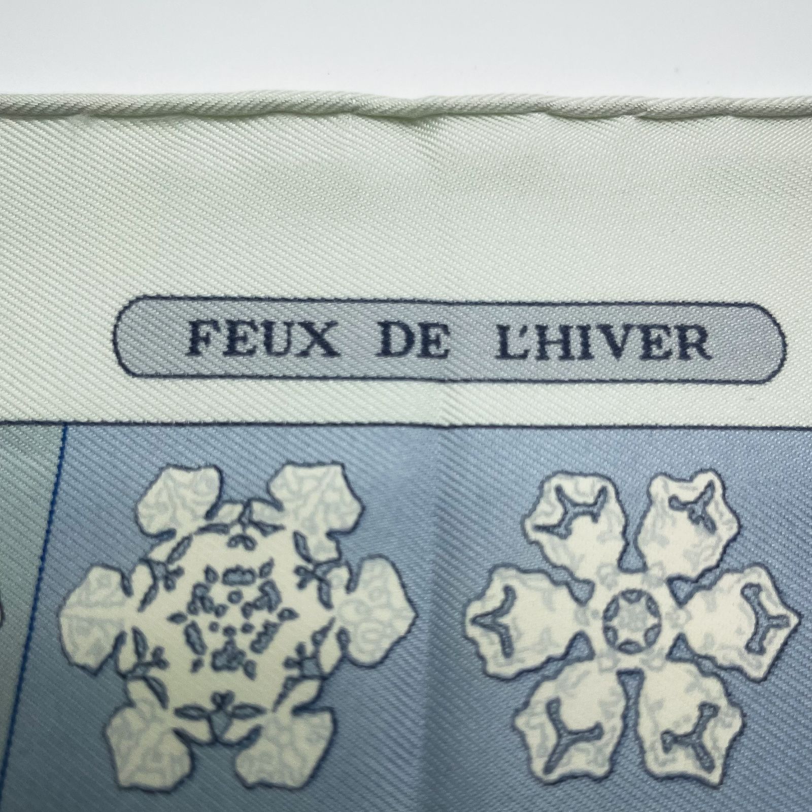 エルメス　スカーフ　プチカレ　去年の雪 HERMES エルメス スカーフ カレ90 去年の雪 NEIGE D'ANTAN