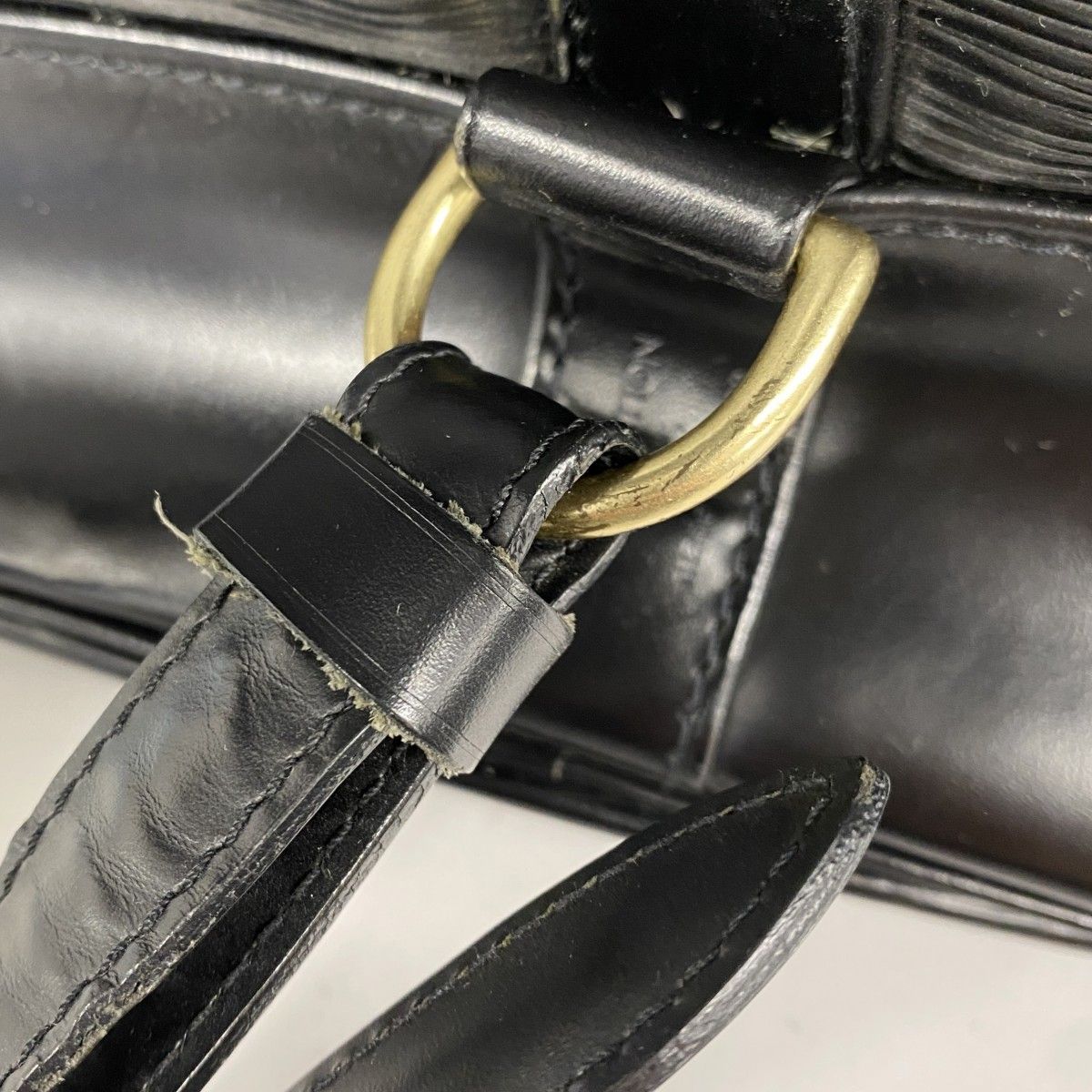LOUIS VUITTON ルイ ヴィトン エピ ランドネPM ショルダーバッグ ワン 