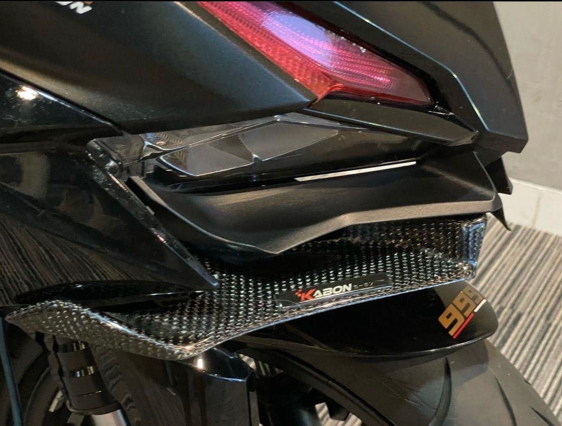CBR250RR カーボンウイングレット 受注製造 - メルカリ