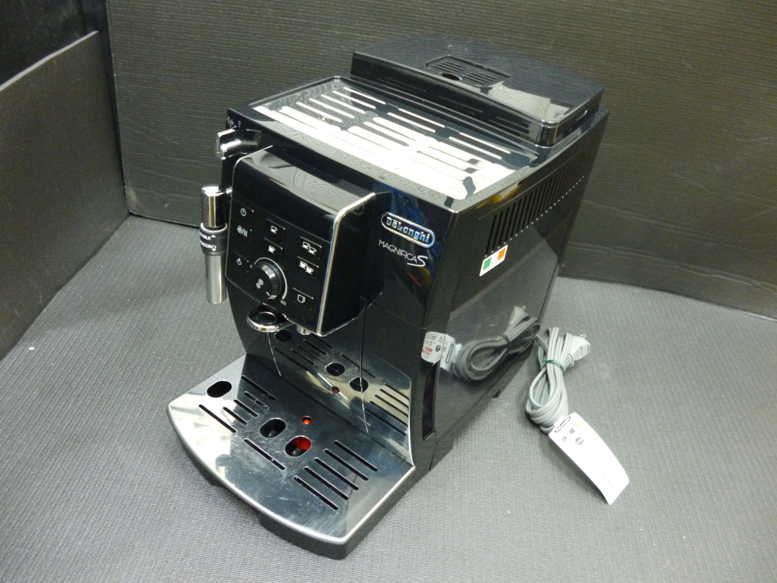 品 DeLonghi デロンギ 全自動エスプレッソマシン コーヒーメーカー MAGNIFICA S マグニフィカS ECAM23120-B