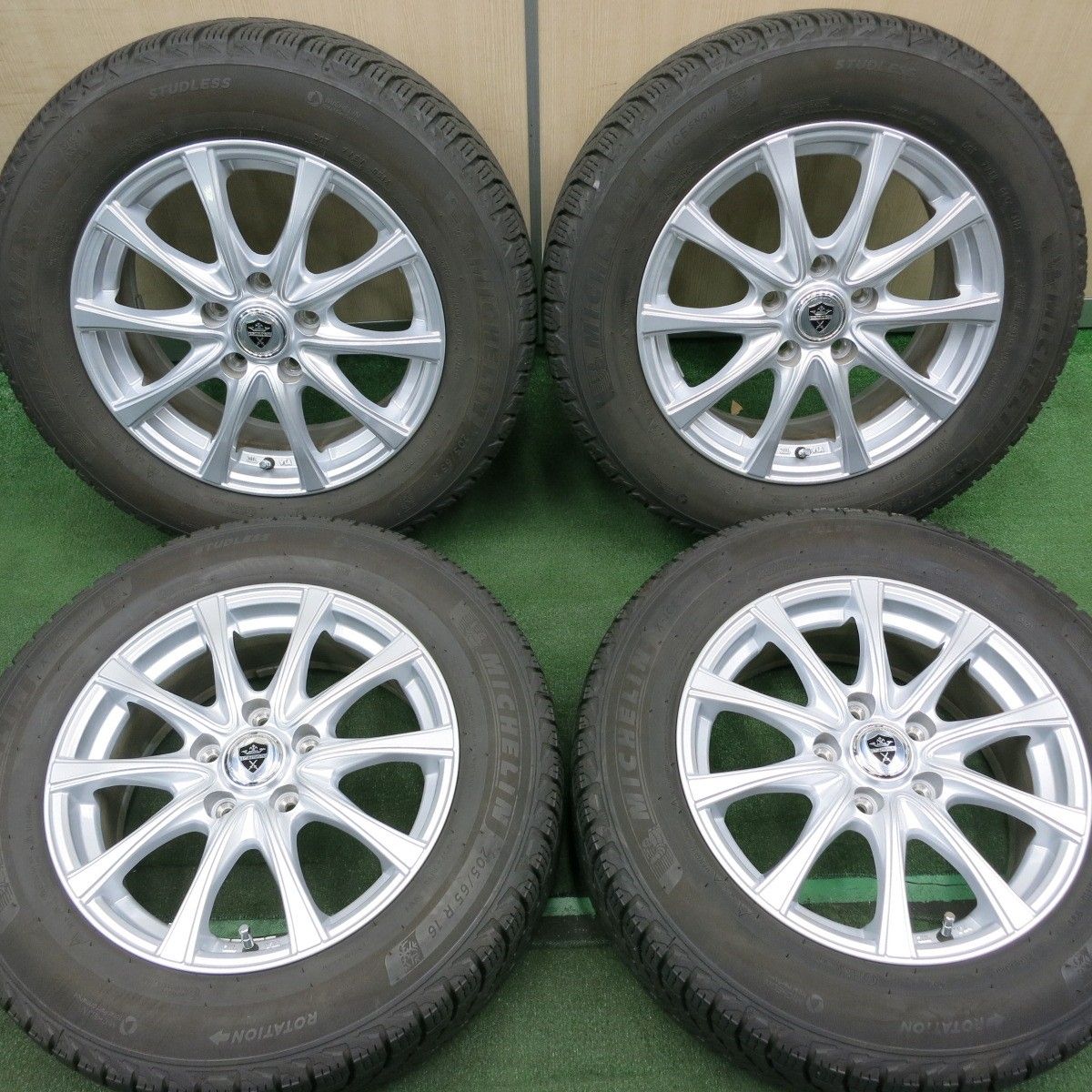 *送料無料* バリ溝！21年！綺麗！8.5分スタッドレス 205/65R16 ミシュラン X-ICE SNOW ESTROSA エステローザ 16インチ PCD114.3/5H4042502NJス
