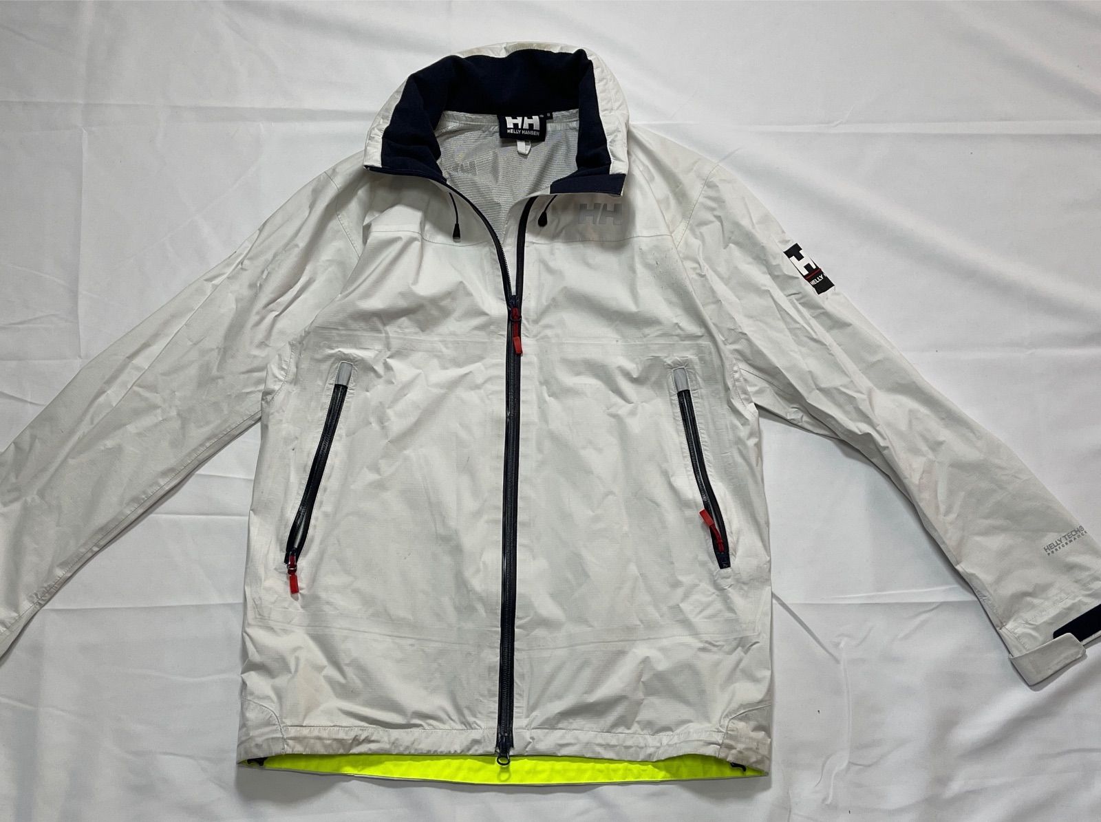 【209365】HELLY HANSEN ヘリーハンセン  ナイロン　マウンテン　ジップアップ　ウインドブレーカー メンズ  ・ ホワイト