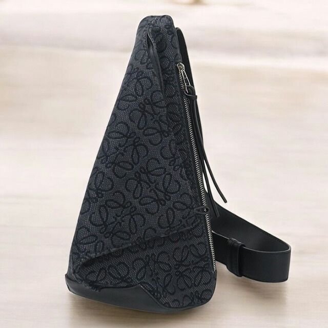 ロエベ ボディバッグ メンズ アナグラム アントン スリング