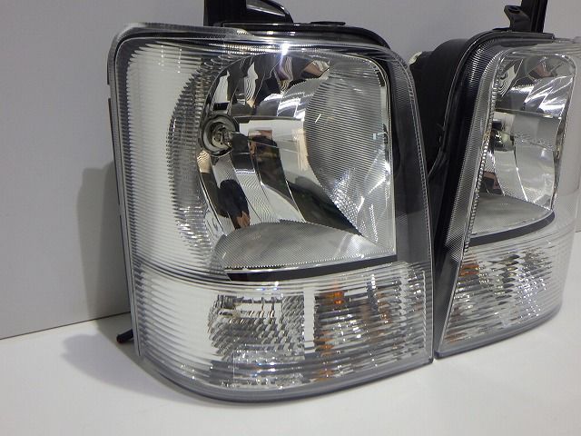 エヴリィ ヘッドライト左右