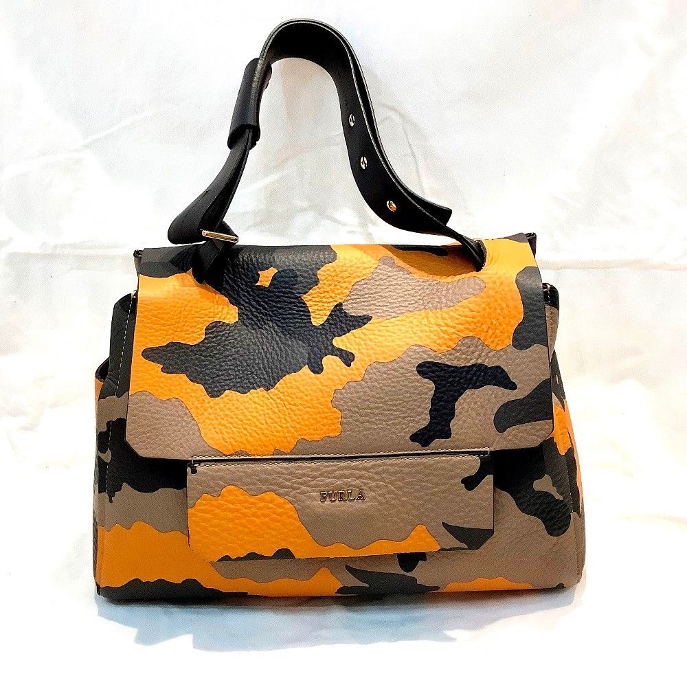 FURLA フルラ カプリッチョ カモフラ メルカリ