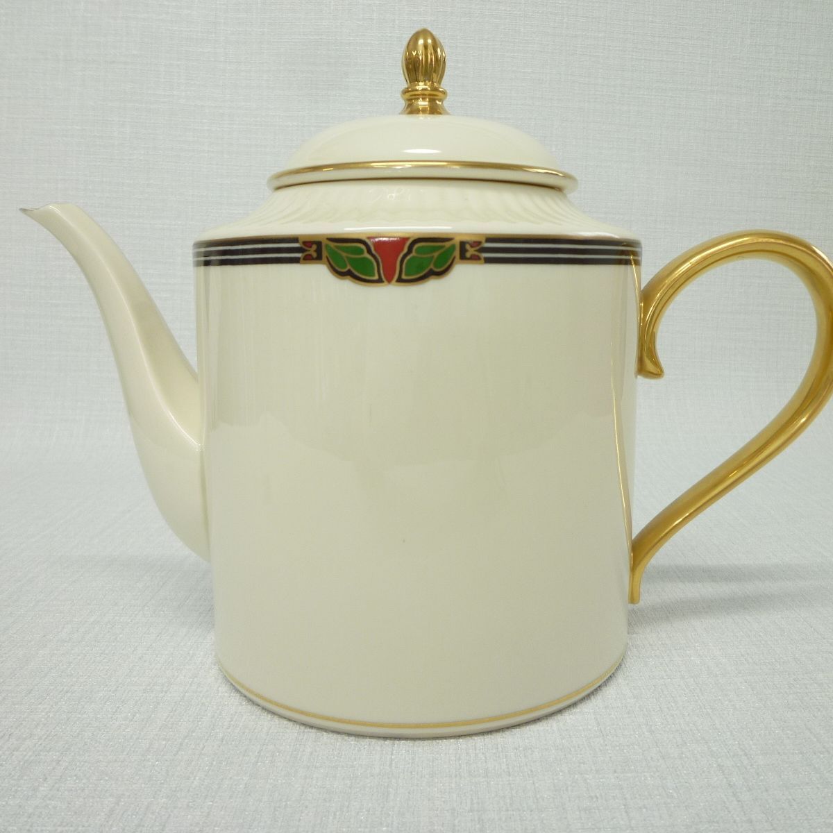 1000✡　レア！　不思議の国のアリス　眠りネズミ　ティーポット 陶器製　限定品 1000✡ レア！ 不思議の国のアリス 眠りネズミ ティーポット 陶器製 限定品