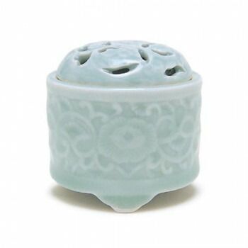 日本香堂 香合 青磁 唐草彫 有田焼 79126