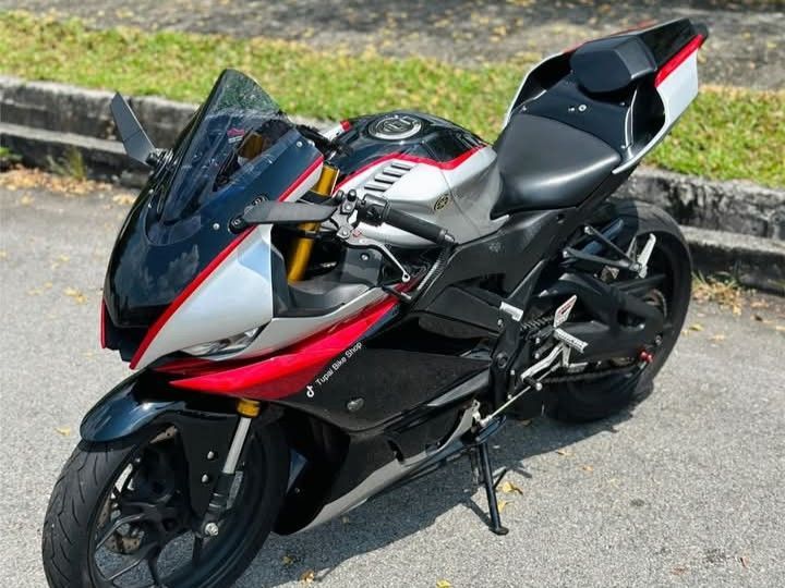KB YZF-R25 R3 R1スタイル シートカウル V2 受注製造 - メルカリ KB YZF-R25 R3 R1スタイル シートカウル V2 受注製造 - メルカリ