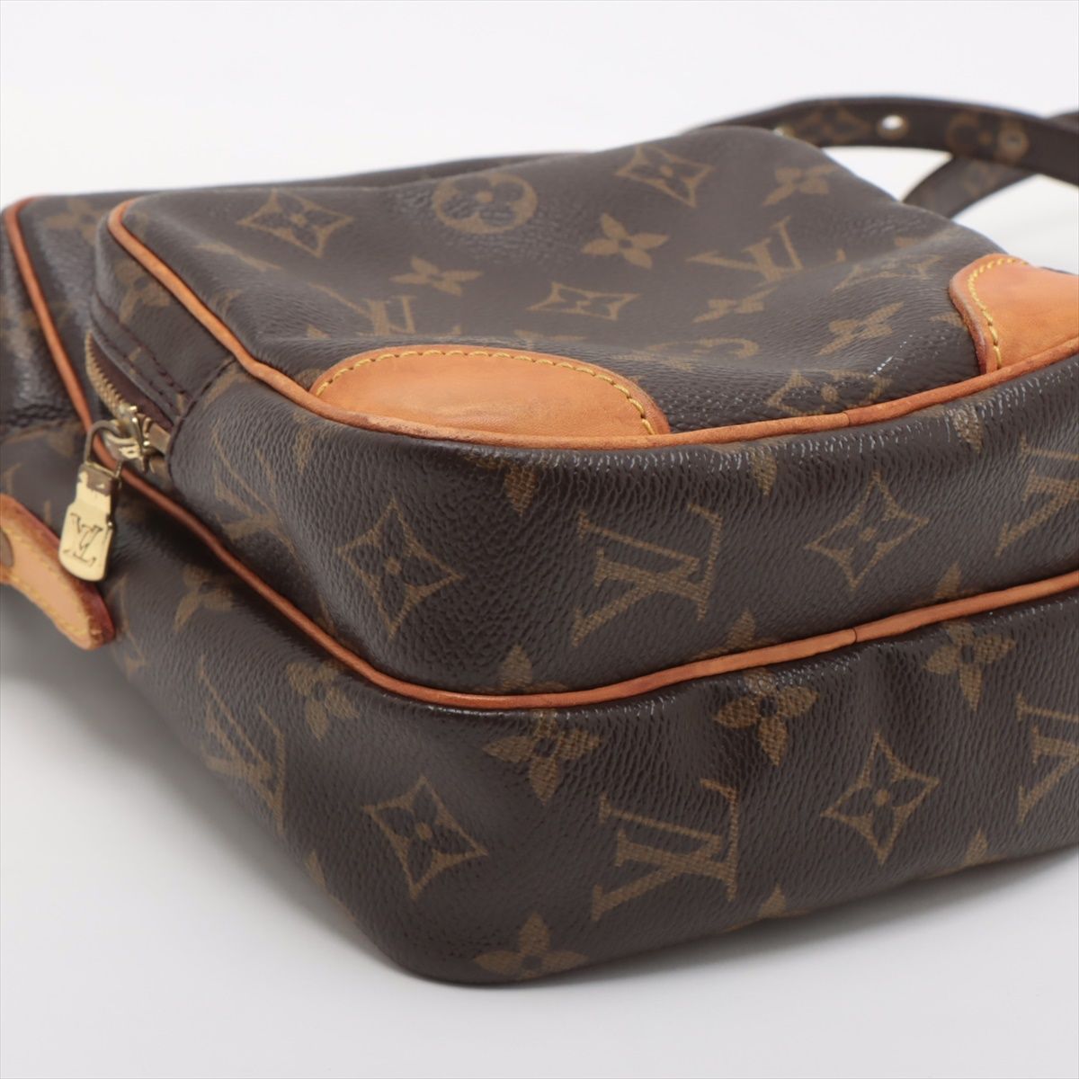 LOUIS VUITTON/ルイ ヴィトン　モノグラム アマゾン　M42536　クロスボディバッグ　メッセンジャーバッグ　【中古】