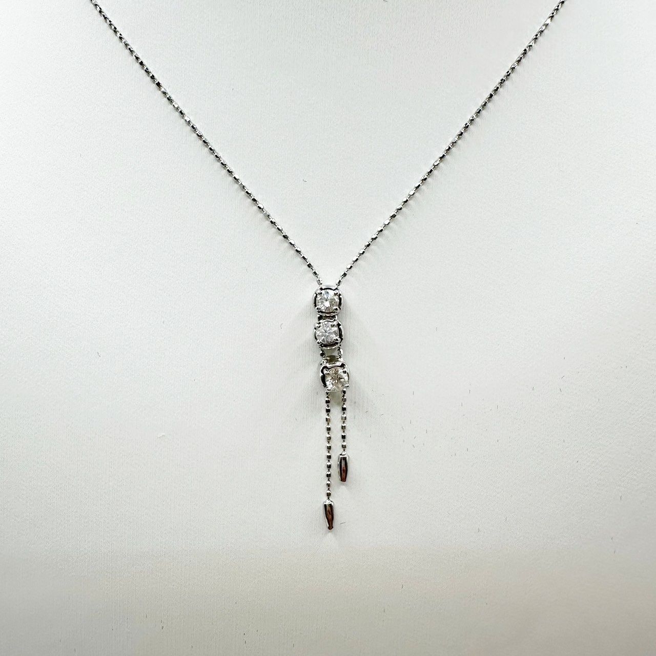 ダイヤ ネックレス 天然ダイヤモンド K18 WG 3.2g 0.30ct 3連トップ