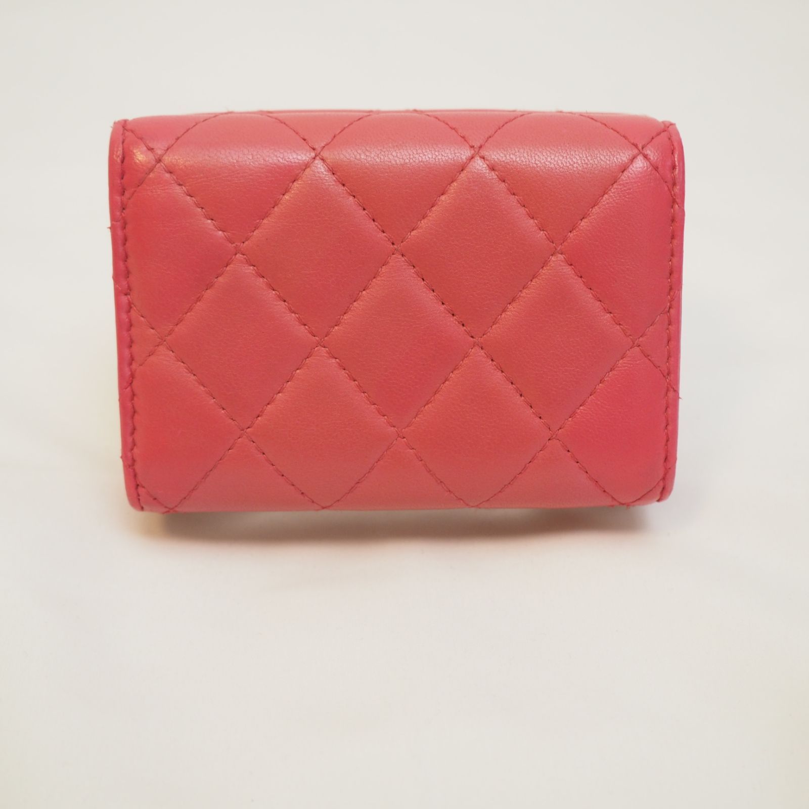 美品 シャネル マトラッセ コンパクト三つ折り財布 ピンク ラムスキン 
