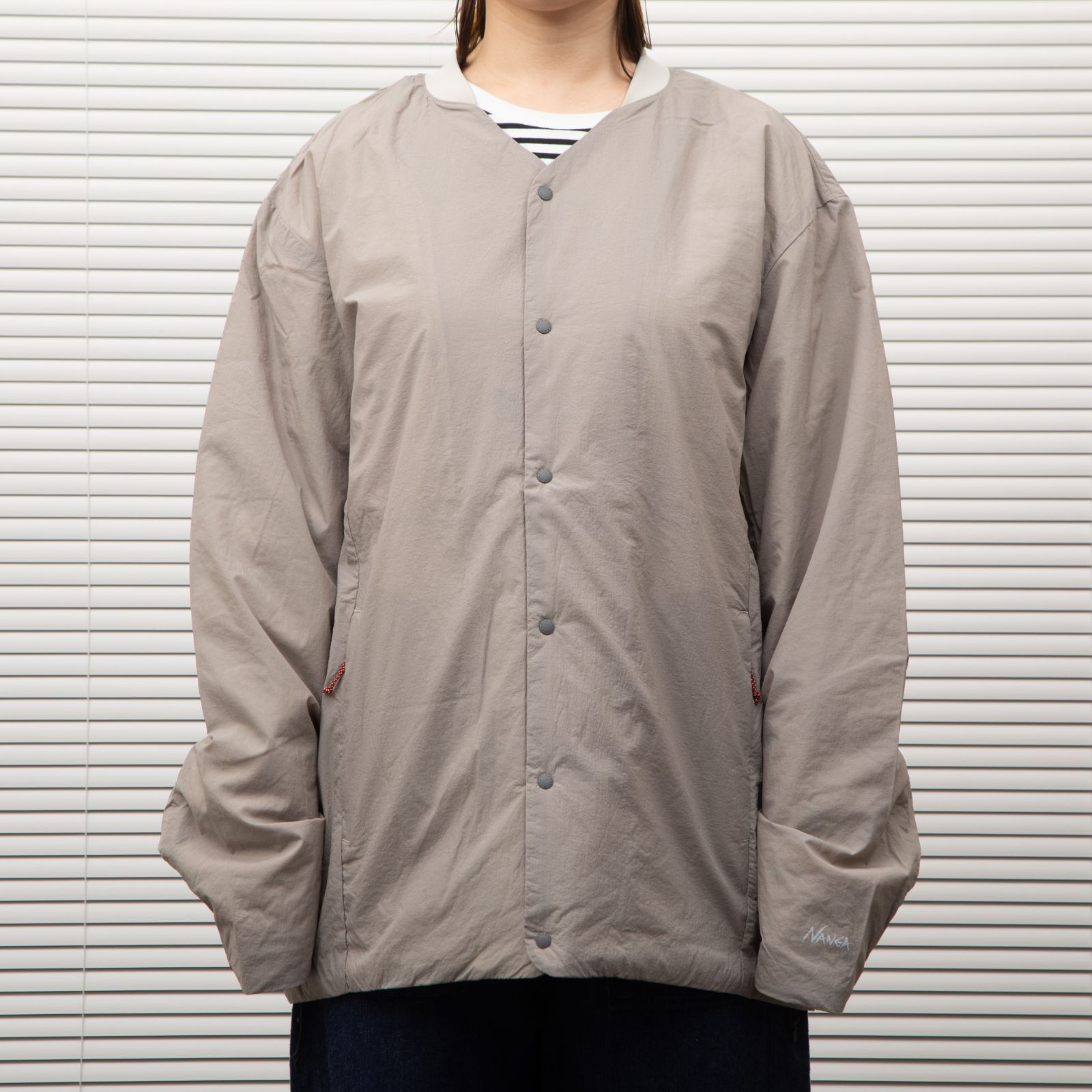 NANGA ナンガ NO COLLAR SOFT DOWN CARDIGAN BEIGE/ノーカラー