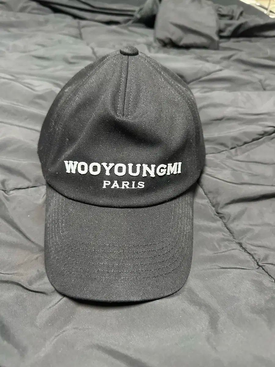 WOOYOUNGMI(ウーヨンミ) ボールキャップ WOOYOUNGMI PARIS ロゴ