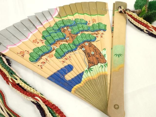 平和屋本店 和装小物 檜扇 十ニ単用 扇子 手描き 松竹梅 平安装束 六色飾り紐 糸花付き DZAA11501kh5