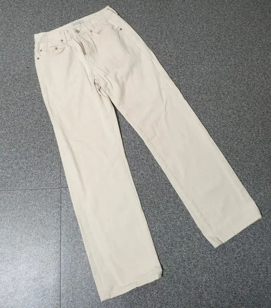 グルービンハイ ホワイト トラウザー The GROOVIN HIGH | コレクション