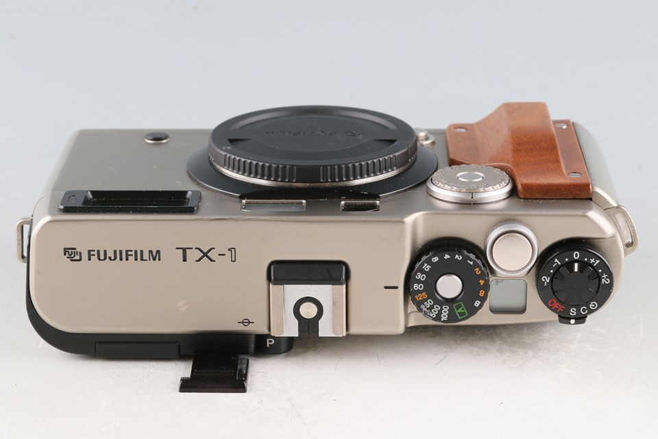 Fujifilm TX-1 + Super-EBC Fujinon 45mm F/4 + 90mm F/4 Lens + Hood