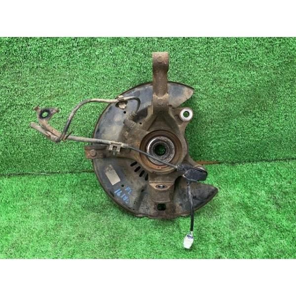イスト NCP65 左フロントナックルハブ F LエディションHID 4WD 43212-52030 057