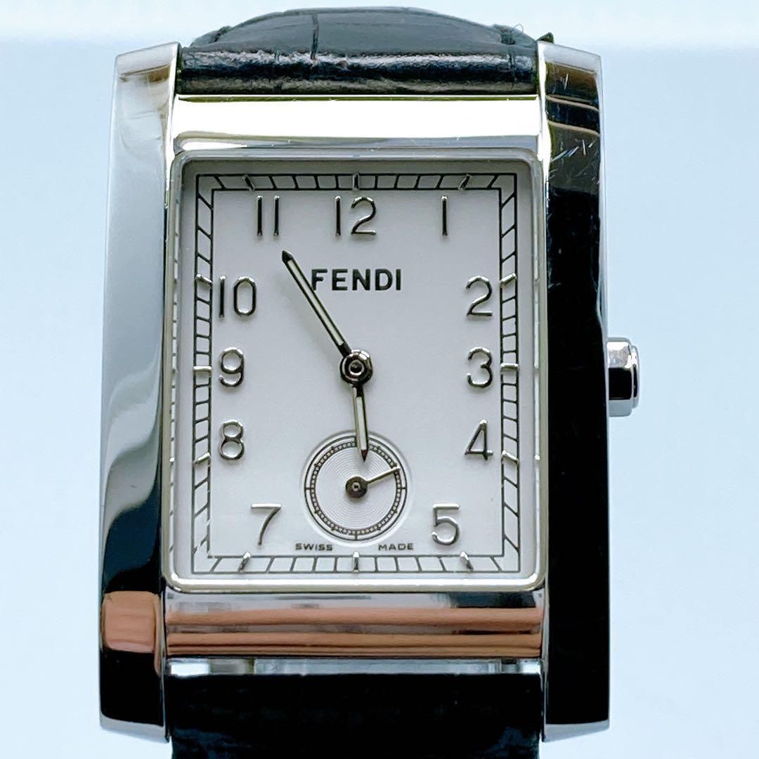【稼働】フェンディ　レクタンギュラー　スクエア　スモセコ　腕時計　クォーツ　ロゴ 134FENDI フェンディ 7000G スクエア スモセコ 腕時計 - メルカリ