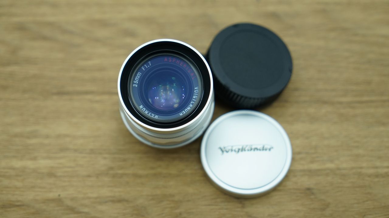 8259 美品 VOIGTLANDER ULTRON 35mm 1.7-