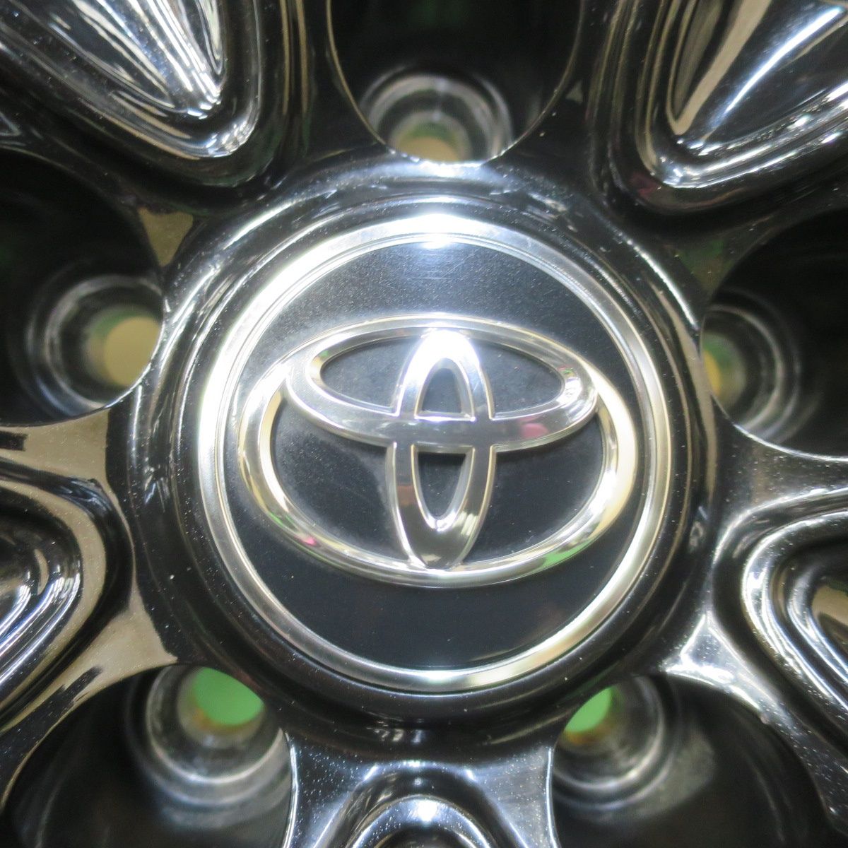 225|60R18 ブリヂストン