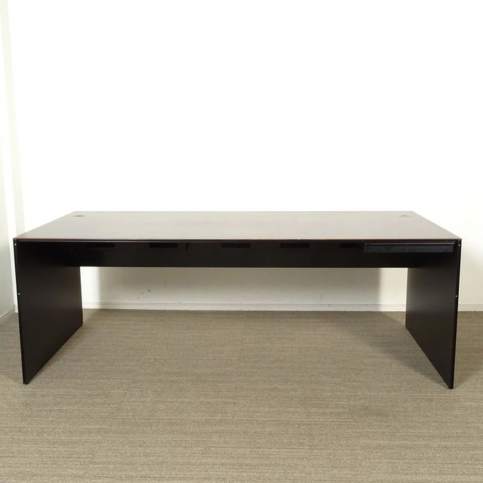 ◾︎SELUNO◾︎ 展示 Cassina ixc. カッシーナイクスシー AIR FRAME 3009 エアーフレーム 3009 エグゼクティブデスク W2000 インブイア材ブラウン塗装仕上 86万 v686