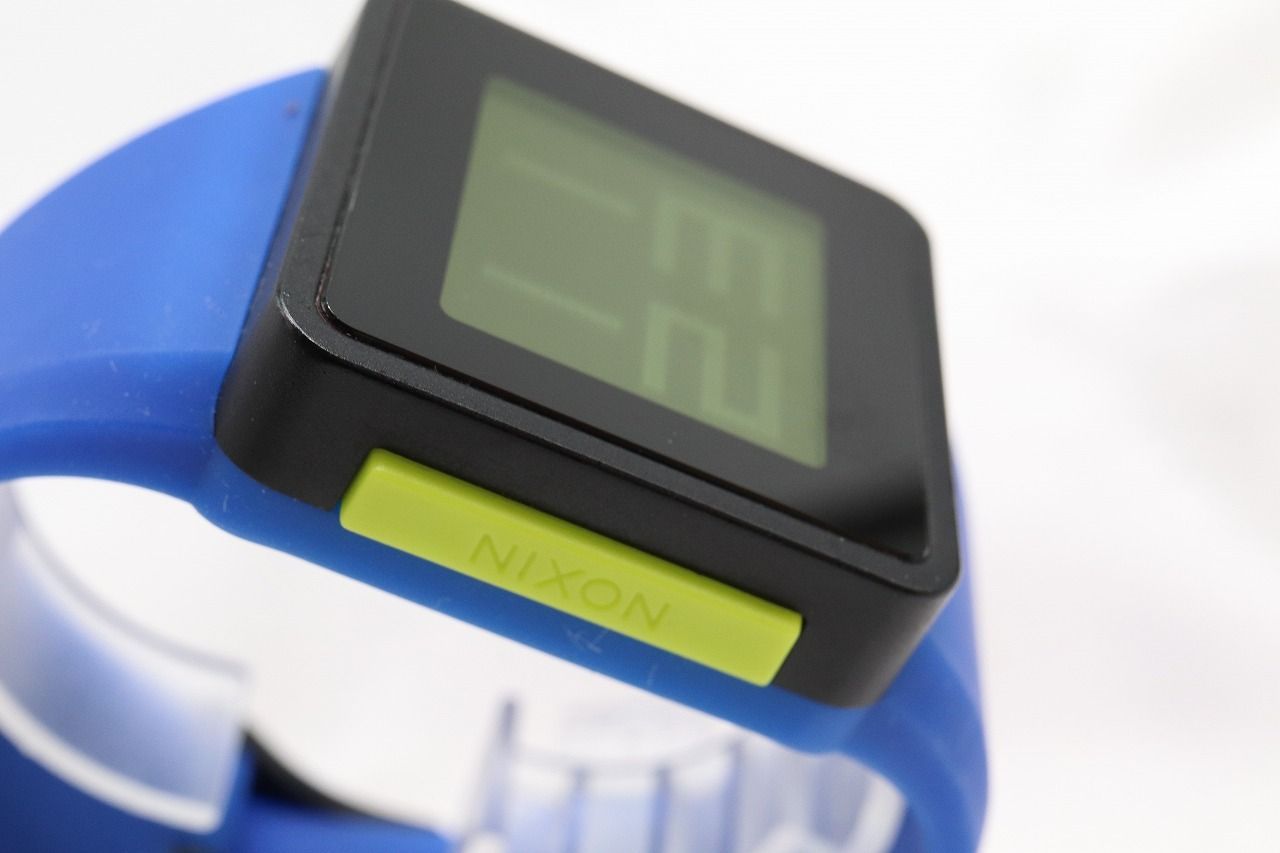 最終お値下げ！美品！箱付き！NIXON デジタル時計 NIXON 腕時計 「NIXON/ニクソン」High Tide 時計 デジタル 電池