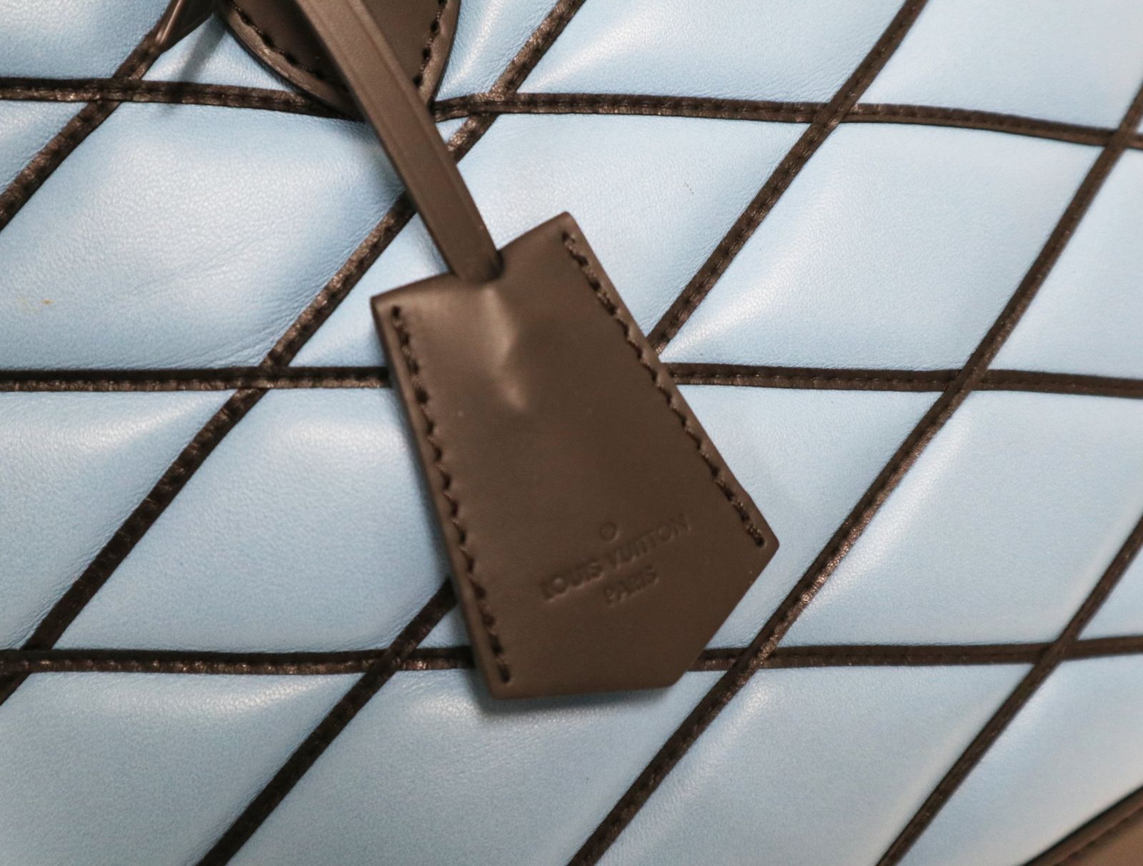 ルイヴィトン LOUIS VUITTON マルタージュ アルマPM ラムスキン  