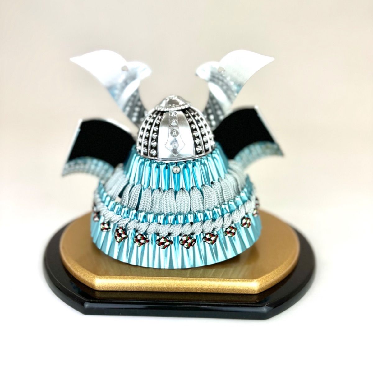 【五月人形】端午の節句　10号　飛天兜　色々縅兜 五月人形】端午の節句 10号 飛天兜 色々縅兜