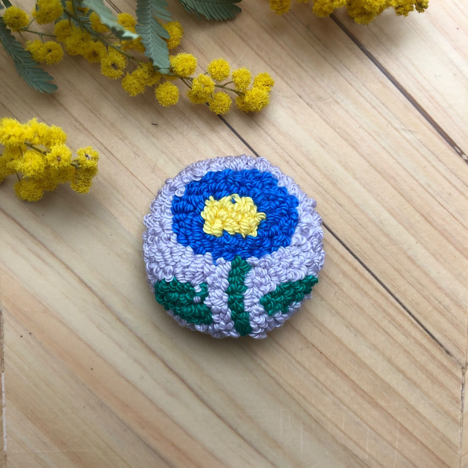 花柄(パンチニードル刺繍) くるみボタン4個セット - メルカリ