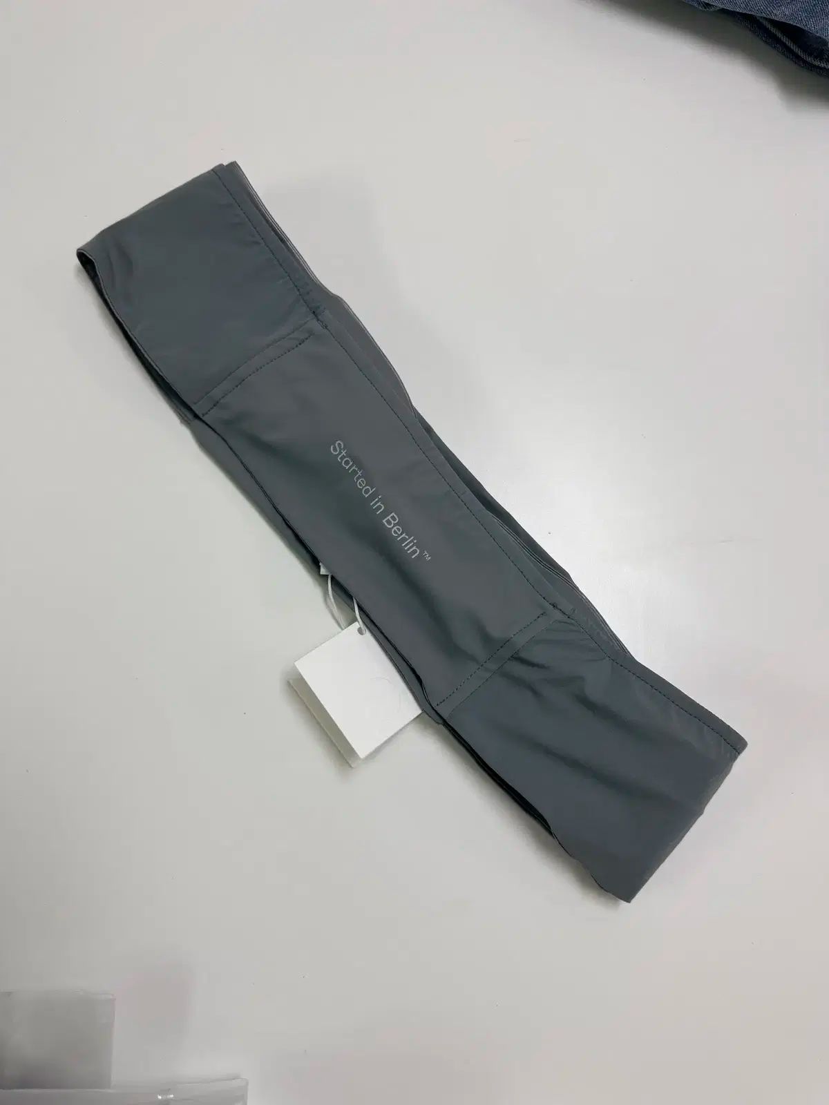 寂しさを和らげる オプティミスティック ランナー ベルト バッグ メタリック グレー L