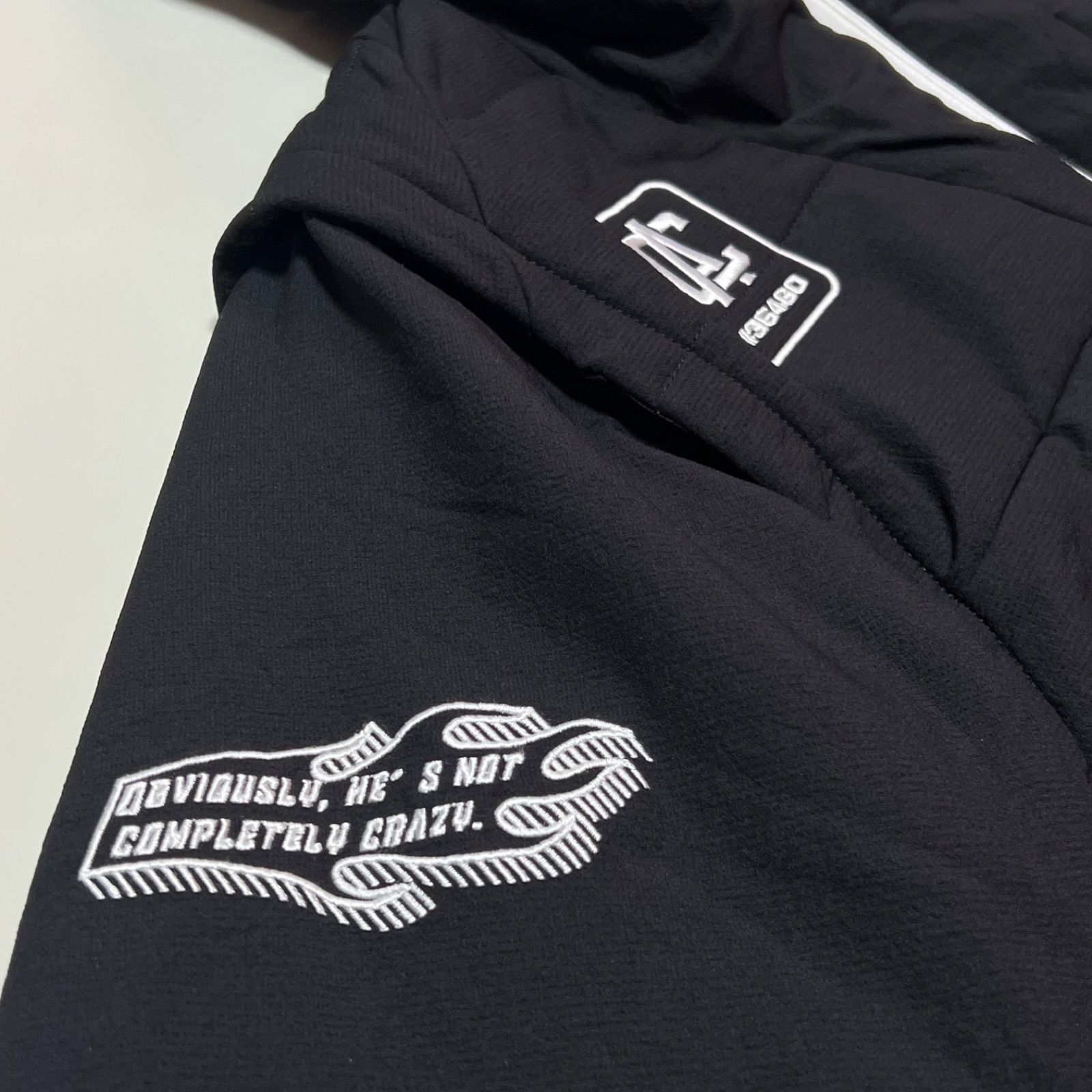 OAKLEY オークリー ゴルフウェア 中綿ジャケット　サイズ L ブラック メンズ 美品 オークリー ゴルフ 中綿ジャケット L ブラック 2WAY