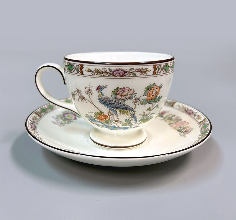 ABランク ウェッジウッド クタニクレーン カップ ＆ ソーサー リー 5客セット ボーンチャイナ 陶器 お皿 食器 北欧雑貨 カトラリー ティーカップ ホワイト 黒壺 廃盤 セット