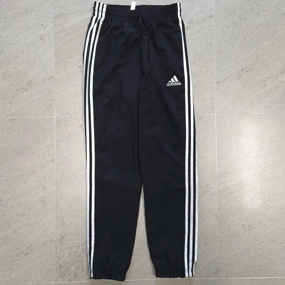 新品　アディダス　パンツ　ジャージ　レディース　ズボン　フィットネス　ランニング adidas(アディダス) トレーナー パンツ XS （アディダス パンツ