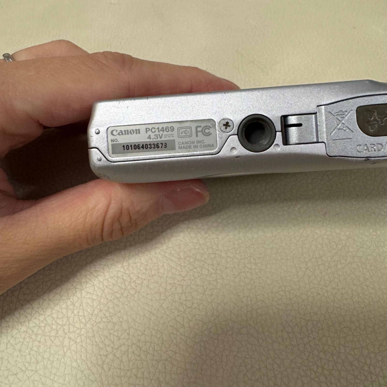 F コンパクトデジタルカメラ