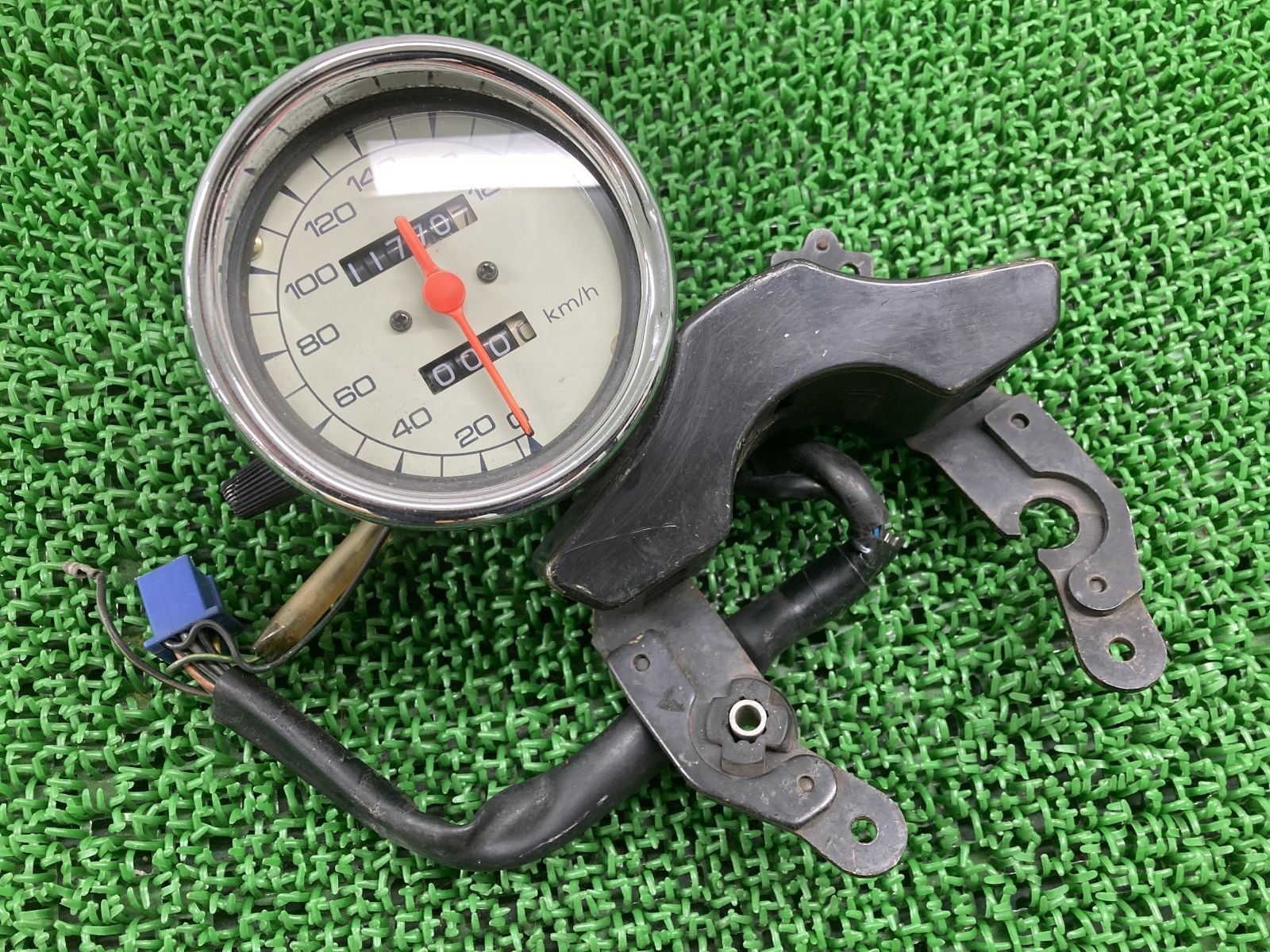 バンディット250 スピードメーター 10D0 スズキ 純正 中古 バイク 部品 