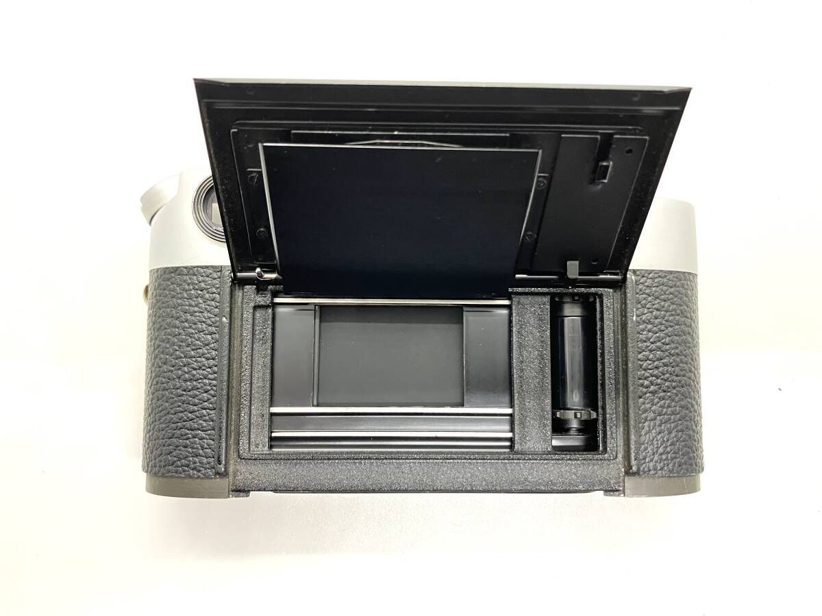 未使用品】Nikon F2 フィルムカメラ ネーム刻印なし 外箱付 一眼レフ