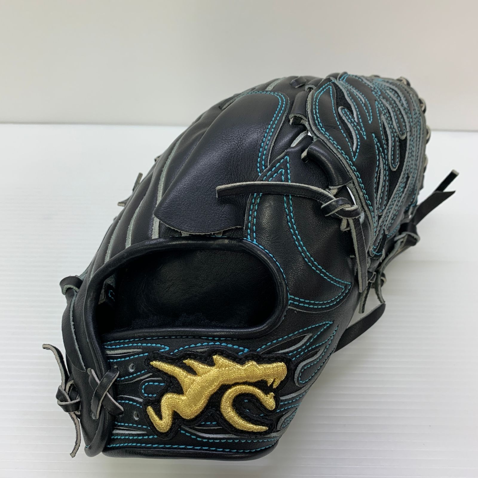 124 アクセフベルガード 即戦力 硬式 投手用グローブ 124 アクセフ