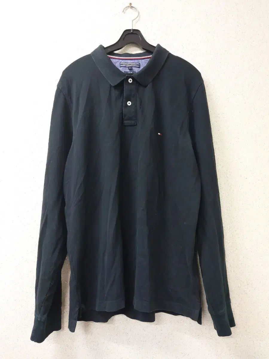 【雷市場（ポンジャン）商品韓国直送】 {1万ウォンヴィンテージ} ( XL ） Tommy Hilfiger(トミーヒルフィガー) カラー Tシャツ